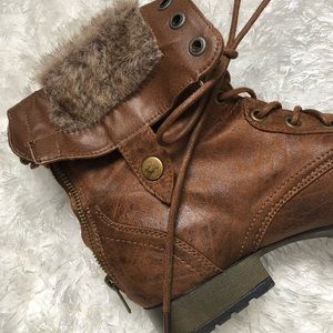 Tan fuzzy boots